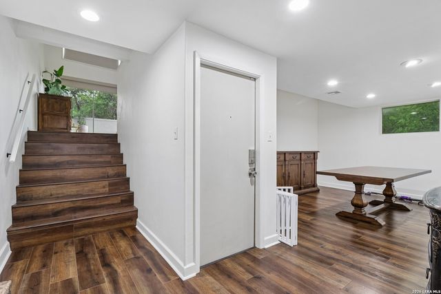 3102 Eisenhauer Rd Apt E34, San Antonio, TX 78209