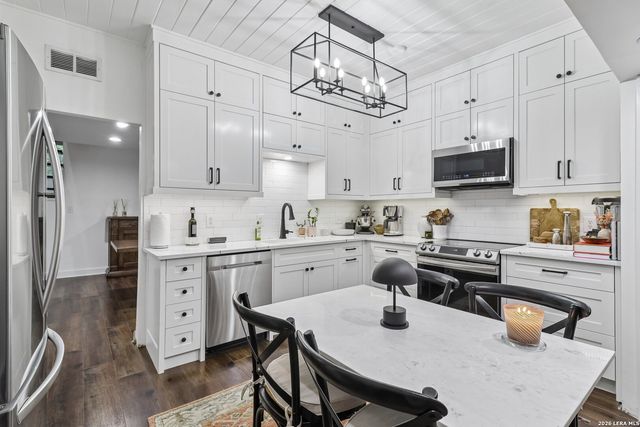 3102 Eisenhauer Rd Apt E34, San Antonio, TX 78209