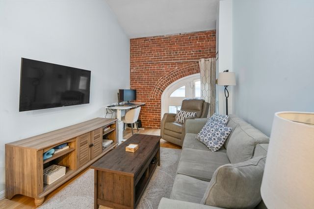106 13th Street 225, Boston, MA 02129