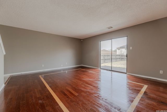 8011 Chestnut Cedar Drive, Converse, TX 78109