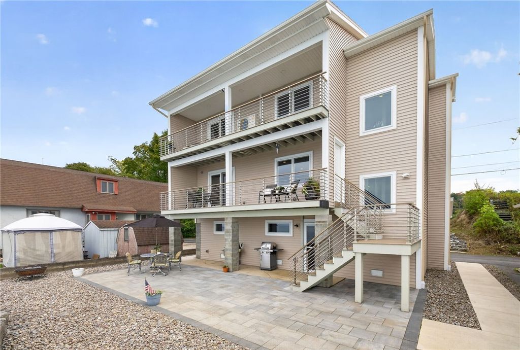 370 Lake Road, Webster, NY 14580