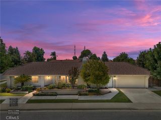 8112 Chaucer, Bakersfield, CA 93311