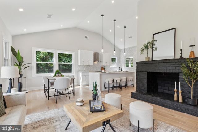 104 FURLONG AVE, Newtown Square, PA 19073