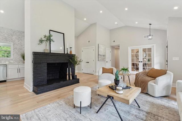 104 FURLONG AVE, Newtown Square, PA 19073