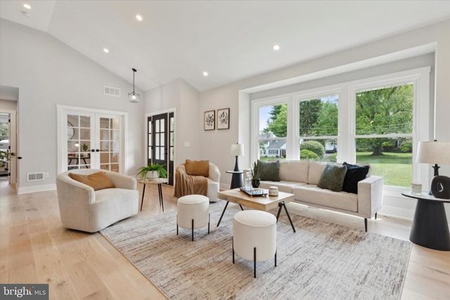 104 FURLONG AVE, Newtown Square, PA 19073