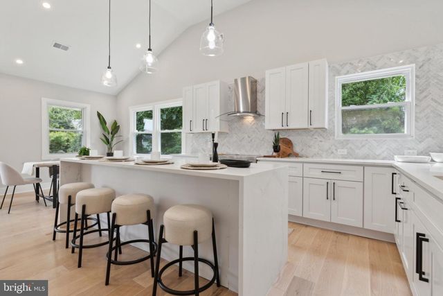 104 FURLONG AVE, Newtown Square, PA 19073