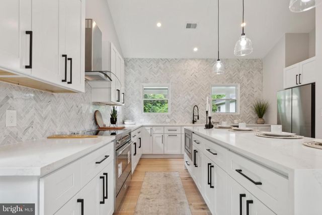 104 FURLONG AVE, Newtown Square, PA 19073