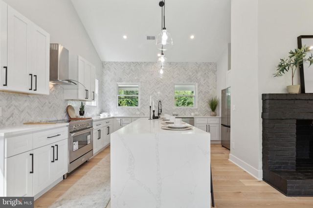 104 FURLONG AVE, Newtown Square, PA 19073