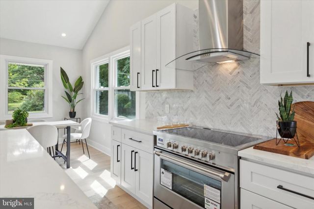 104 FURLONG AVE, Newtown Square, PA 19073