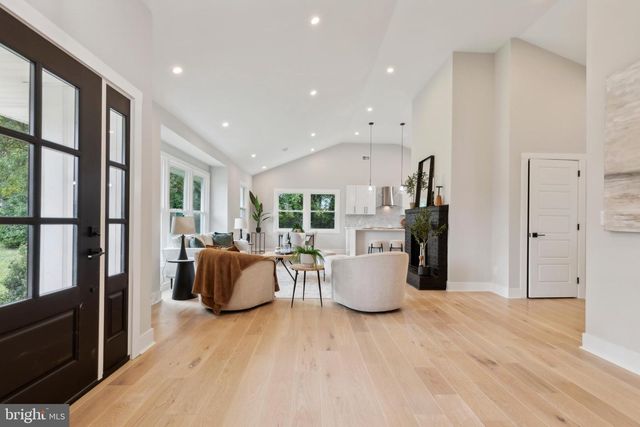 104 FURLONG AVE, Newtown Square, PA 19073