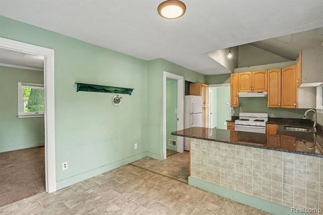18415 Five Points Street, Redford, MI 48240
