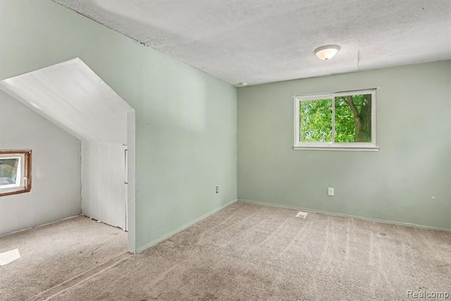 18415 Five Points Street, Redford, MI 48240