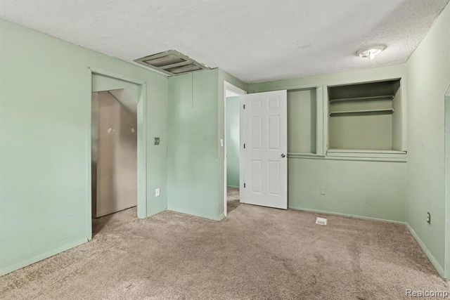 18415 Five Points Street, Redford, MI 48240