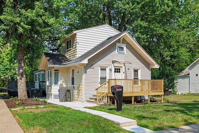 18415 Five Points Street, Redford, MI 48240