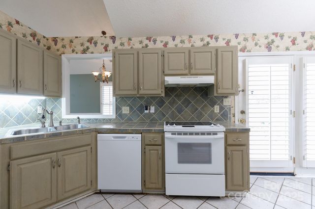 3033 River Ridge Drive, Gastonia, NC 28056