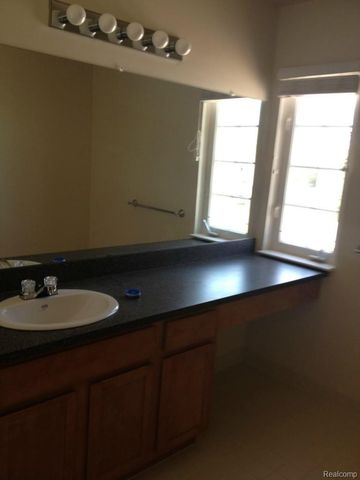 44316 LAKEPOINTE, Sterling Heights, MI 48313