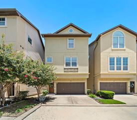 878 Fisher Street, Houston, TX 77018