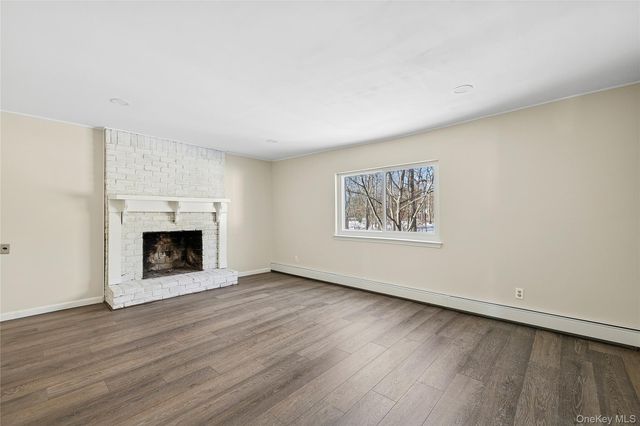 17 Montclair Street, Port Jefferson Station, NY 11776