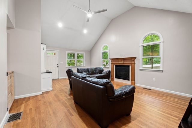 10 Albert, Billerica, MA 01821