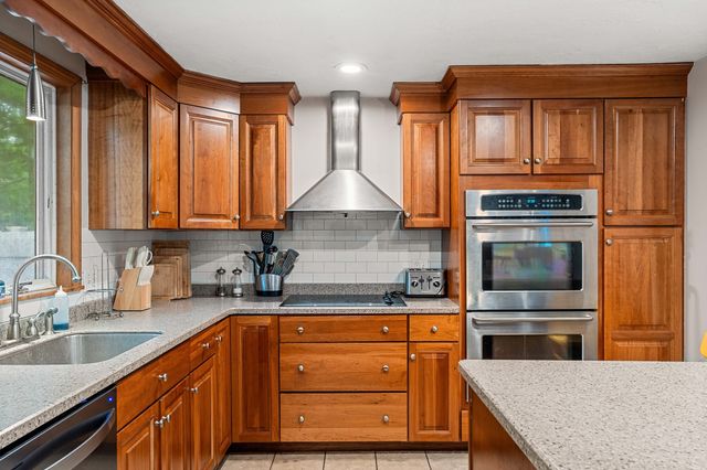 10 Albert, Billerica, MA 01821