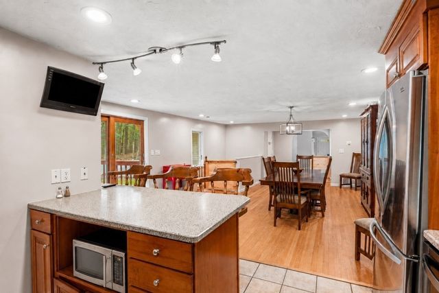 10 Albert, Billerica, MA 01821