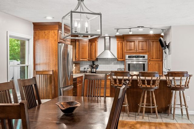 10 Albert, Billerica, MA 01821
