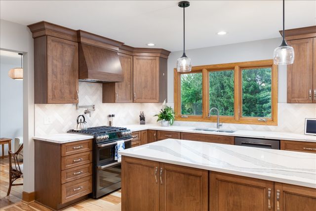 24633 W 103rd Street, Naperville, IL 60564