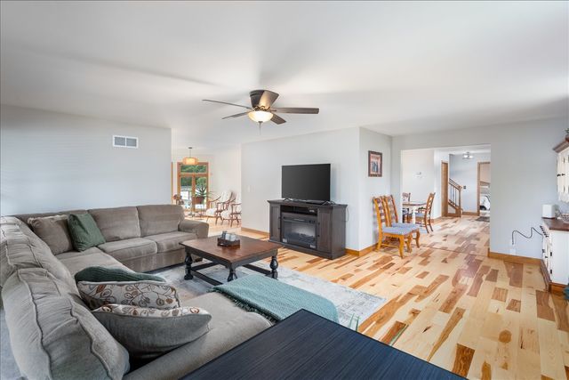 24633 W 103rd Street, Naperville, IL 60564