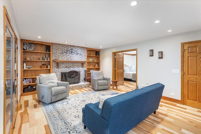 24633 W 103rd Street, Naperville, IL 60564