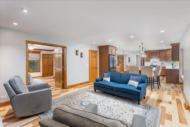 24633 W 103rd Street, Naperville, IL 60564