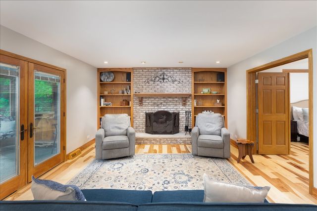 24633 W 103rd Street, Naperville, IL 60564