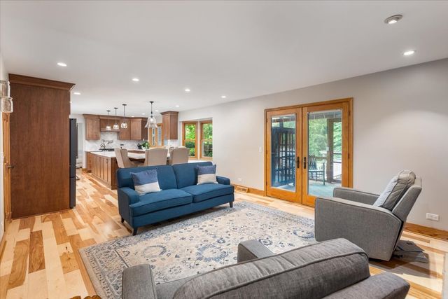 24633 W 103rd Street, Naperville, IL 60564