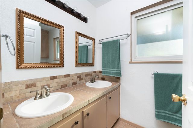 1500 Kenwood Dr, Aransas Pass, TX 78336