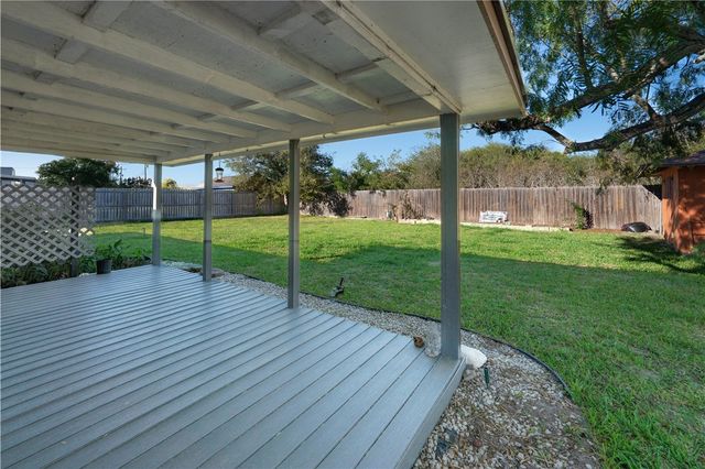 1500 Kenwood Dr, Aransas Pass, TX 78336