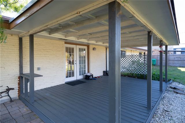 1500 Kenwood Dr, Aransas Pass, TX 78336