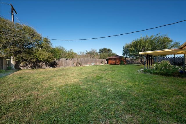 1500 Kenwood Dr, Aransas Pass, TX 78336