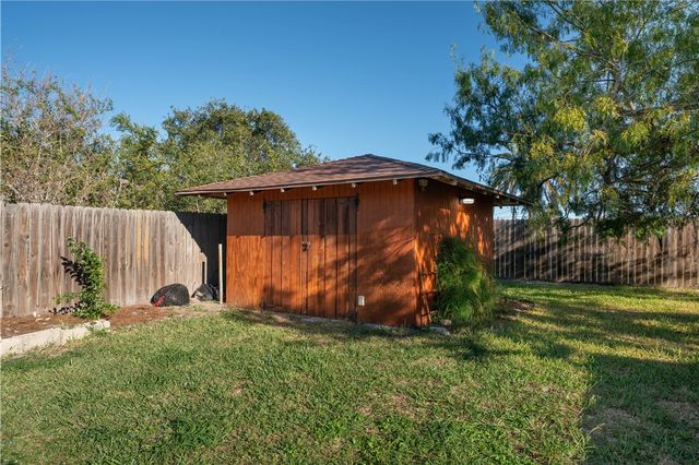 1500 Kenwood Dr, Aransas Pass, TX 78336