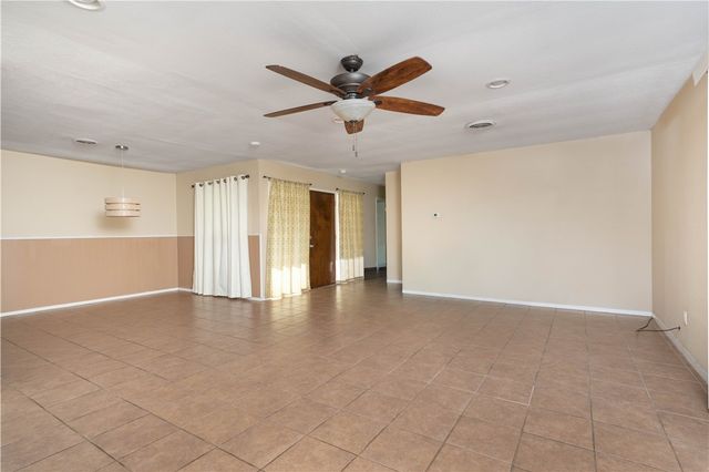 1500 Kenwood Dr, Aransas Pass, TX 78336