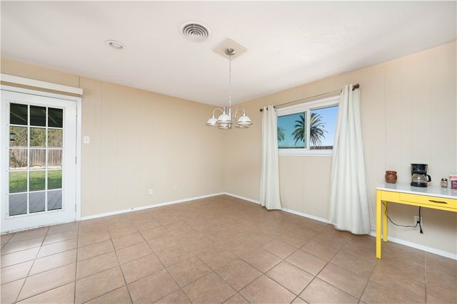 1500 Kenwood Dr, Aransas Pass, TX 78336