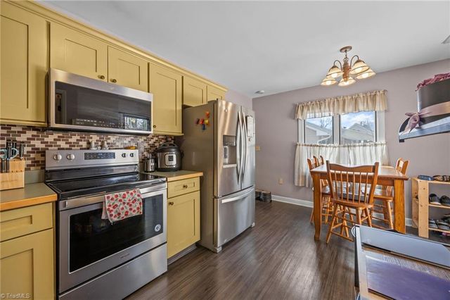 1597 Trinity Garden Circle, Clemmons, NC 27012