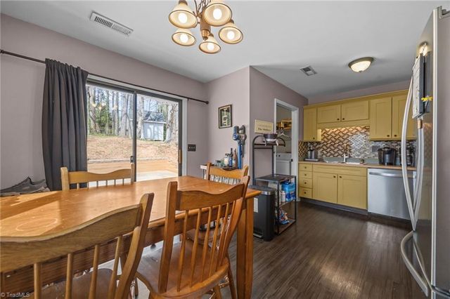 1597 Trinity Garden Circle, Clemmons, NC 27012