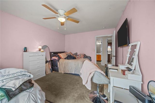 1597 Trinity Garden Circle, Clemmons, NC 27012