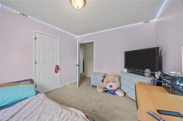 1597 Trinity Garden Circle, Clemmons, NC 27012