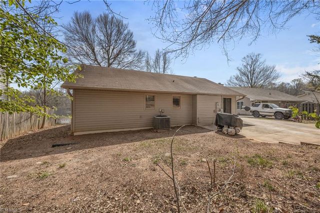 1597 Trinity Garden Circle, Clemmons, NC 27012