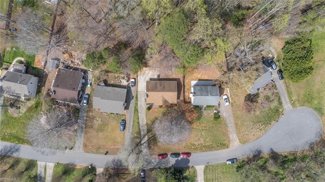 1597 Trinity Garden Circle, Clemmons, NC 27012