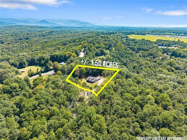 75 Lowe Lane, Talking Rock, GA 30175