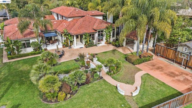 1439 Vine Ln, Alamo, CA 94507