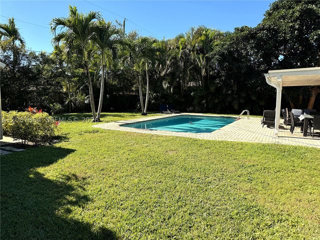 2448 Holly Ln ., Palm Beach Gardens, FL 33410