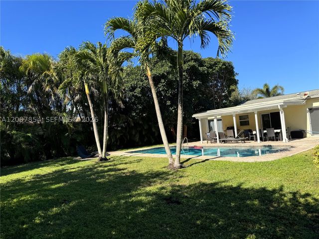 2448 Holly Ln ., Palm Beach Gardens, FL 33410