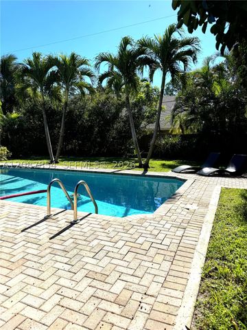 2448 Holly Ln ., Palm Beach Gardens, FL 33410